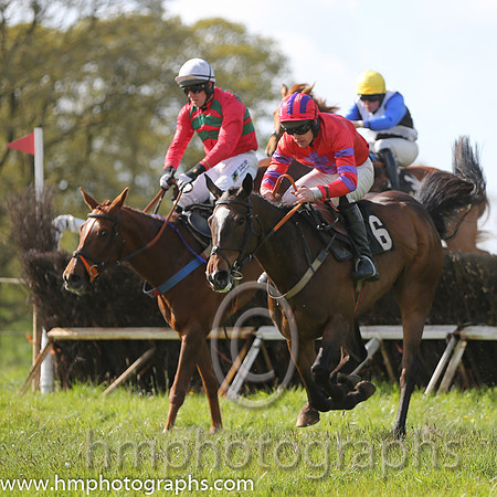 01st Without Wings ( 6 ) and M J O'Hare - Trainer : Liam Lennon - red, purple cross
