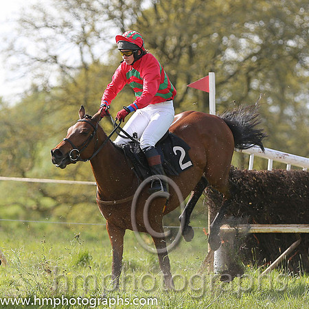 03rd Hillbilly Babe ( 2 ) and Ms S Larkin - Trainer : Nessa Toher - green and red chevrons