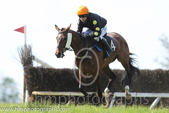 05th pU Liveforthemoment ( 4 ) and J P McKeown - Trainer : Claire Simpson - black, black and yellow spot sleeves