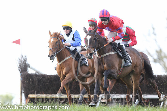 01st Without Wings ( 6 ) and M J O'Hare - Trainer : Liam Lennon - red, purple cross