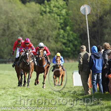 01st Without Wings ( 6 ) and M J O'Hare - Trainer : Liam Lennon - red, purple cross