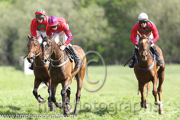 01st Without Wings ( 6 ) and M J O'Hare - Trainer : Liam Lennon - red, purple cross
