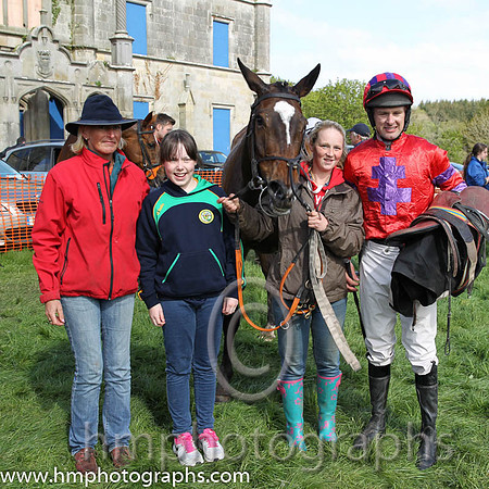 01st Without Wings ( 6 ) and M J O'Hare - Trainer : Liam Lennon - red, purple cross