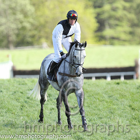 07th PU Tobin Frost ( 11 ) and A Wells - Trainer : Robert J Gault - white and black qtrd, white sleeves, black cap