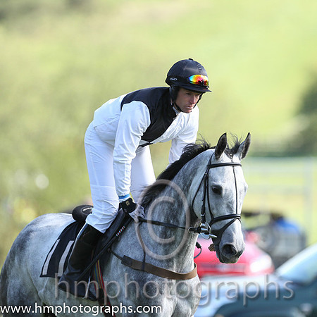 07th PU Tobin Frost ( 11 ) and A Wells - Trainer : Robert J Gault - white and black qtrd, white sleeves, black cap