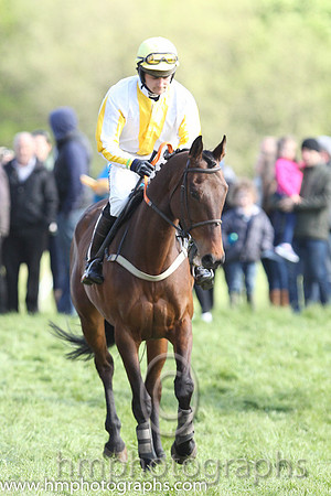 09th PU Looks Like Sonia ( 6 ) and A Murphy - Trainer : Kevin Rooney - white, yellow stripe