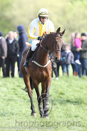 09th PU Looks Like Sonia ( 6 ) and A Murphy - Trainer : Kevin Rooney - white, yellow stripe