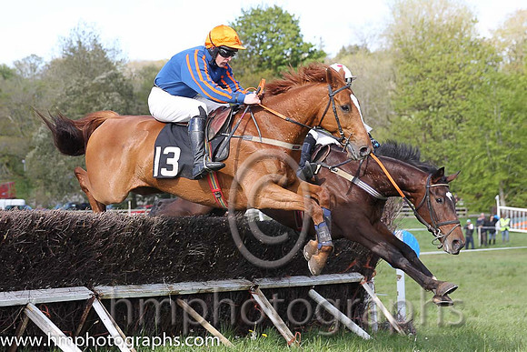 02nd Whinstone Dee ( 13 ) and M O'Hare - Trainer : Eamon McCann - blue, blue and orangestripes sleeves
