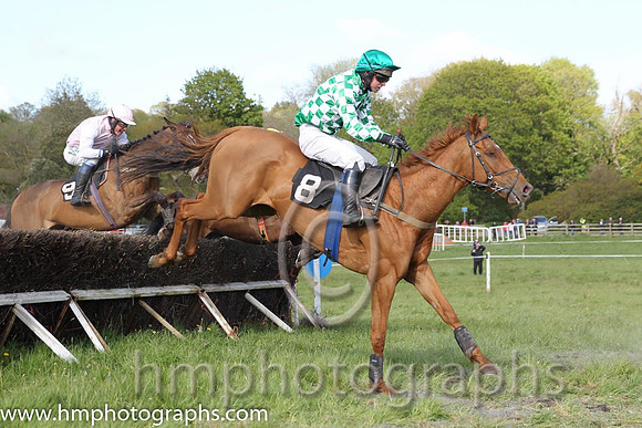 01st Tareesh Lane ( 8 ) and N McParlan - Trainer : Sean McParlan - green and white check