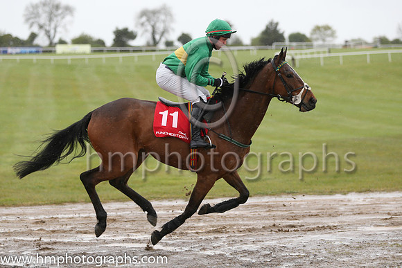 12th Kings Red ( 11 , green, beige hoop ) and G.L. Murphy (7) - Trainer : Peter Maher - Owner : Lindsay Woods