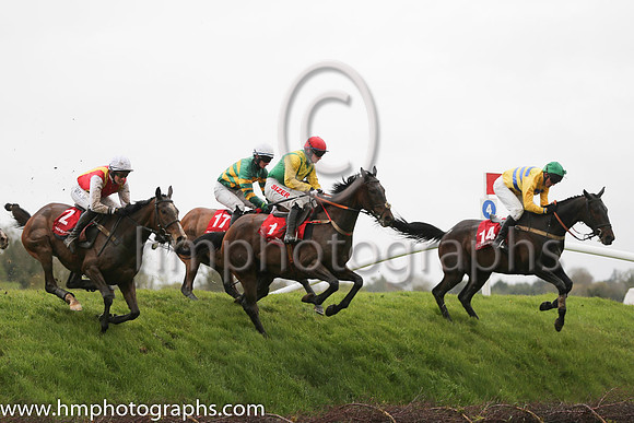 11th Snooze (FR) ( 14 , blue and yellow hoops ) and J.L. Cullen - Trainer : John Laurence Cullen - Owner : Mrs S.A. Bramall