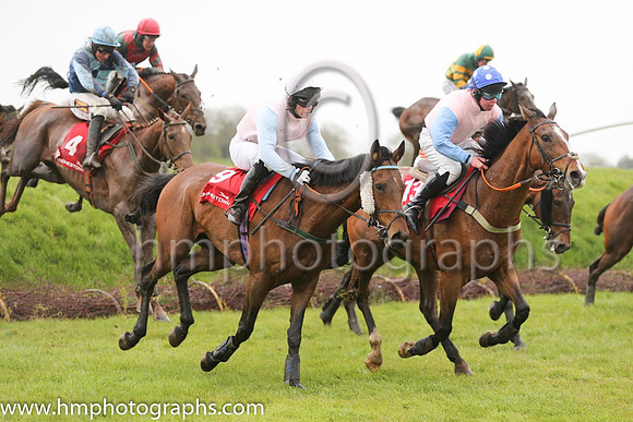 10th Serious Times ( 13 , pink, light blue sleeves, blue, white spotted cap ) and A.E. Lynch - Trainer : Peter Maher - Owner : A. Weld