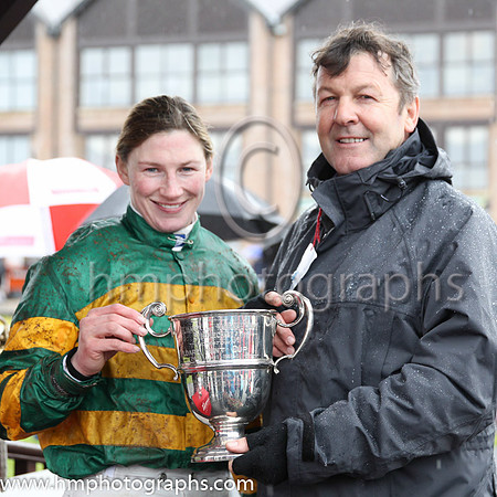 01st Josies Orders ( 10 , orange and green hoops ) and N. Carberry - Trainer : E. Bolger - Owner : John P. McManus
