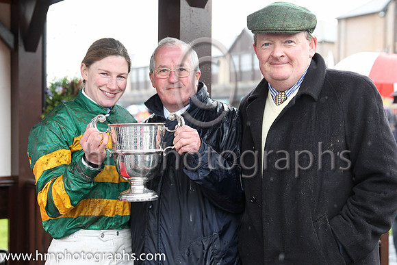 01st Josies Orders ( 10 , orange and green hoops ) and N. Carberry - Trainer : E. Bolger - Owner : John P. McManus