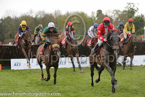 06th Man With Van ( 5 , red, white stripe ) and A.E. Lynch - Trainer : S.R.B. Crawford - Owner : Jetmac Syndicate