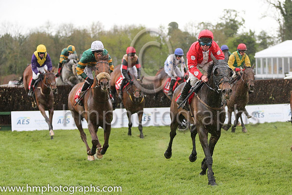 06th Man With Van ( 5 , red, white stripe ) and A.E. Lynch - Trainer : S.R.B. Crawford - Owner : Jetmac Syndicate