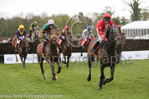 06th Man With Van ( 5 , red, white stripe ) and A.E. Lynch - Trainer : S.R.B. Crawford - Owner : Jetmac Syndicate