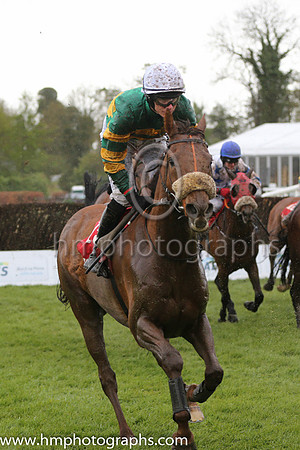 01st Heathfield ( 15 , orange and green hoops ) and P. Townend - Trainer : A.J.Martin - Owner : John P. McManus