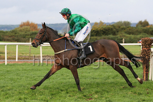 01st Carnfunnock (1 , emerald green and dark green sleeves ) Jockey: Mr B G Crawford(7) , Trainer: S R B Crawford