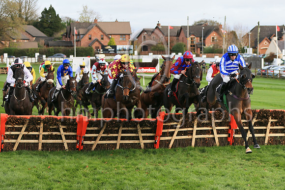 01st Jungle Prose (6 , maroon and royal blue diamonds ) Jockey: D N Russell , Trainer: Gordon Elliott