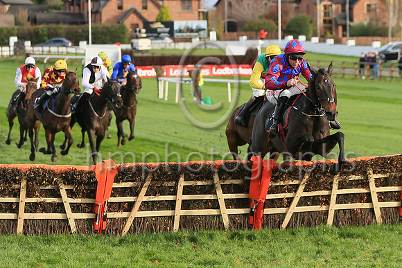 01st Jungle Prose (6 , maroon and royal blue diamonds ) Jockey: D N Russell , Trainer: Gordon Elliott