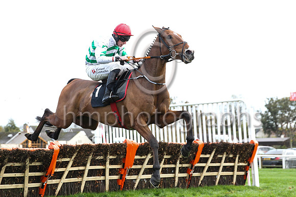 01st American Mike (1 , green and white stripes ) Jockey: J W Kennedy , Trainer: Gordon Elliott
