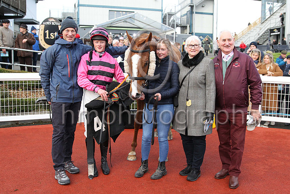 01st Now Where Or When (4 , pink and black hoops ) Jockey: Sam Ewing , Trainer: S R B Crawford