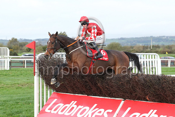 01st Mighty Potter (6 , red, white diamond ) Jockey: J W Kennedy , Trainer: Gordon Elliott
