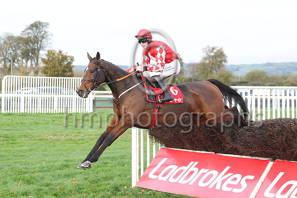 01st Mighty Potter (6 , red, white diamond ) Jockey: J W Kennedy , Trainer: Gordon Elliott
