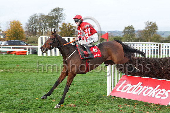 01st Mighty Potter (6 , red, white diamond ) Jockey: J W Kennedy , Trainer: Gordon Elliott