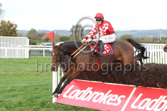 01st Mighty Potter (6 , red, white diamond ) Jockey: J W Kennedy , Trainer: Gordon Elliott