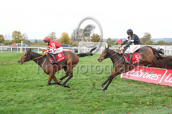 01st Mighty Potter (6 , red, white diamond ) Jockey: J W Kennedy , Trainer: Gordon Elliott