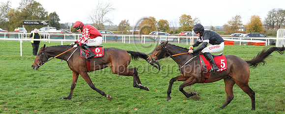 01st Mighty Potter (6 , red, white diamond ) Jockey: J W Kennedy , Trainer: Gordon Elliott