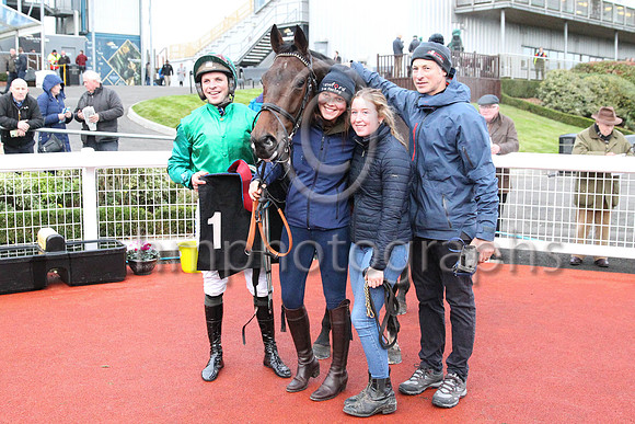 02nd Better Days Ahead (2 , white and emerald green chevrons ) Jockey: Mr J J Codd , Trainer: Gordon Elliott