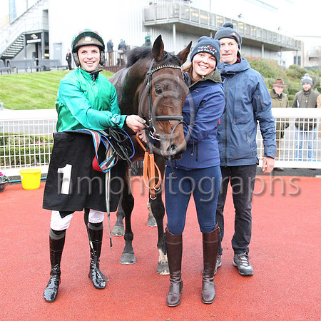 01st Carnfunnock (1 , emerald green and dark green sleeves ) Jockey: Mr B G Crawford(7) , Trainer: S R B Crawford