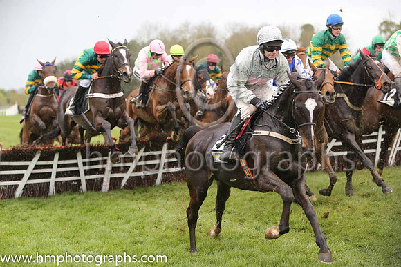 03rd Clondaw Warrior ( 22 , grey, pink hoop ) and D.J. Casey - Trainer : W.P. Mullins - Owner : Act D Wagg Syndicate