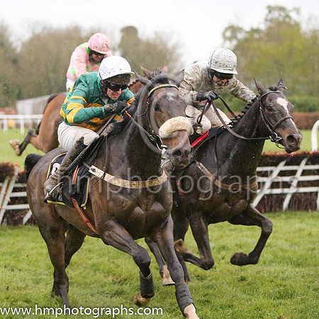 01st Sort It Out ( 8 , orange and green hoops ) and M.P. Walsh - Trainer : Edward P.Harty - Owner : John P. McManus