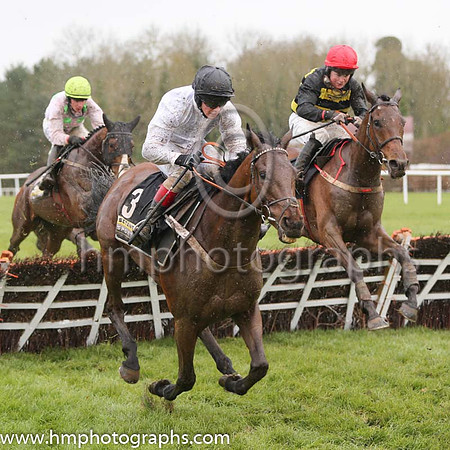 06th Hammersly Lake (FR) ( 3 , black and white hlvd ) and P.J. Carberry - Trainer : Nicky Henderson (in GB) - Owner : Michael Buckley