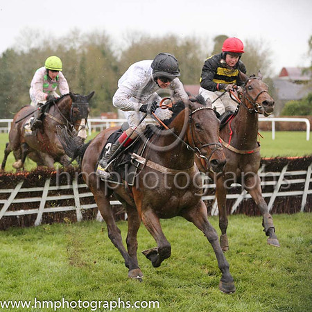 06th Hammersly Lake (FR) ( 3 , black and white hlvd ) and P.J. Carberry - Trainer : Nicky Henderson (in GB) - Owner : Michael Buckley