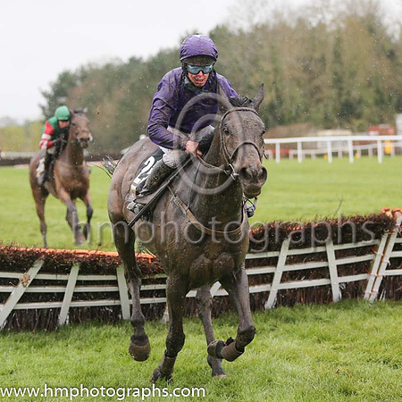 21st Ranjaan (FR) ( 25 , purple ) and A.E. Lynch - Trainer : S.Wilson - Owner : UTR Racing Syndicate
