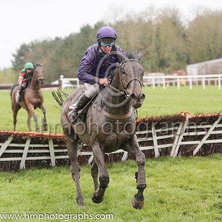 21st Ranjaan (FR) ( 25 , purple ) and A.E. Lynch - Trainer : S.Wilson - Owner : UTR Racing Syndicate