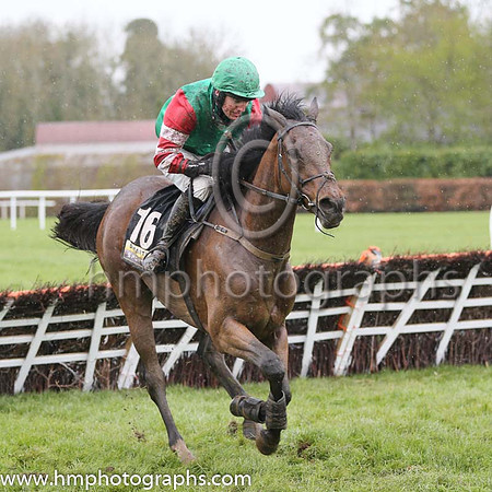 22nd Courtncatcher ( 16 , green, red and white hooped sleeves ) and J.S. McGarvey (3) - Trainer : Patrick J. Duffy - Owner : Patrick J. Duffy