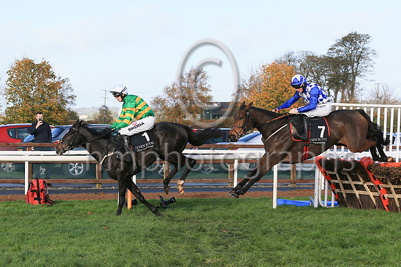 01st Cougar (1 , green and orange ) Jockey: M P Walsh , Trainer: Padraig Roche