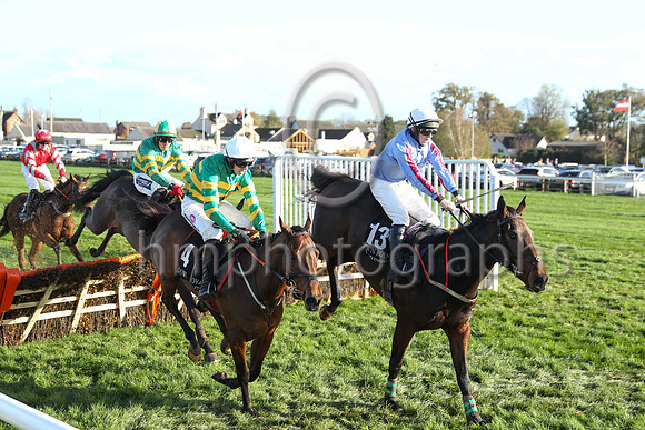 01st Invictus Machin (6 , green and orange hoops, yellow and green cap ) Jockey: K M Donoghue , Trainer: Gavin Patrick Cromwell