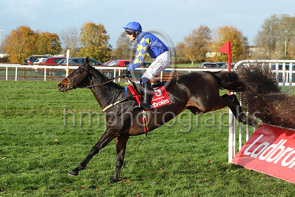 02nd Kemboy (5 , blue, yellow disc ) Jockey: P Townend , Trainer: W P Mullins