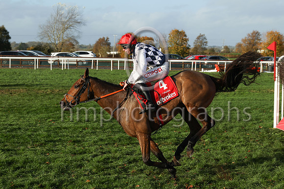 04th Galvin (4 , blue and white diamonds ) Jockey: D N Russell , Trainer: Gordon Elliott