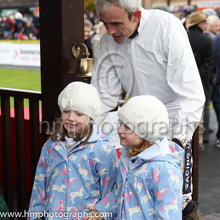 Ruby Walsh - Champion Jockey and daughters Isabelle and Elsa - FT8E4976