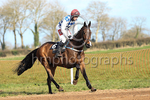 01st MANETTI and Derek O'Connor ( 6 ,Antrim (H) - NAVY , WHITE DIAMONDS; white sleeves; red cap ) Trainer: I. R. Ferguson , Owner : R.A. Bartlett