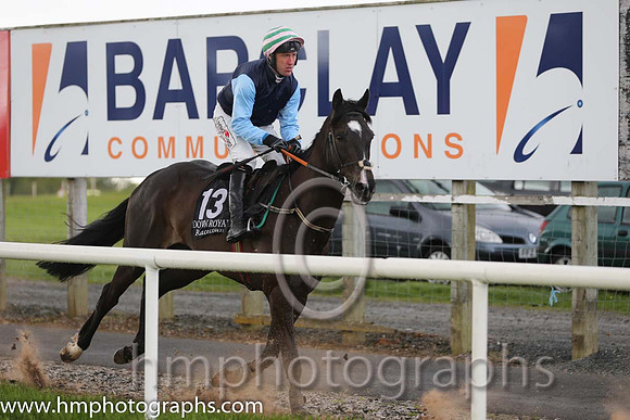 01st New World (GB) ( 13 , blue, light blue sleeves ) and R.M. Power - Trainer : Keith Henry Clarke - Owner : Mrs S.N.J. Embiricos