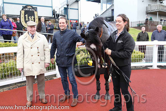 01st New World (GB) ( 13 , blue, light blue sleeves ) and R.M. Power - Trainer : Keith Henry Clarke - Owner : Mrs S.N.J. Embiricos